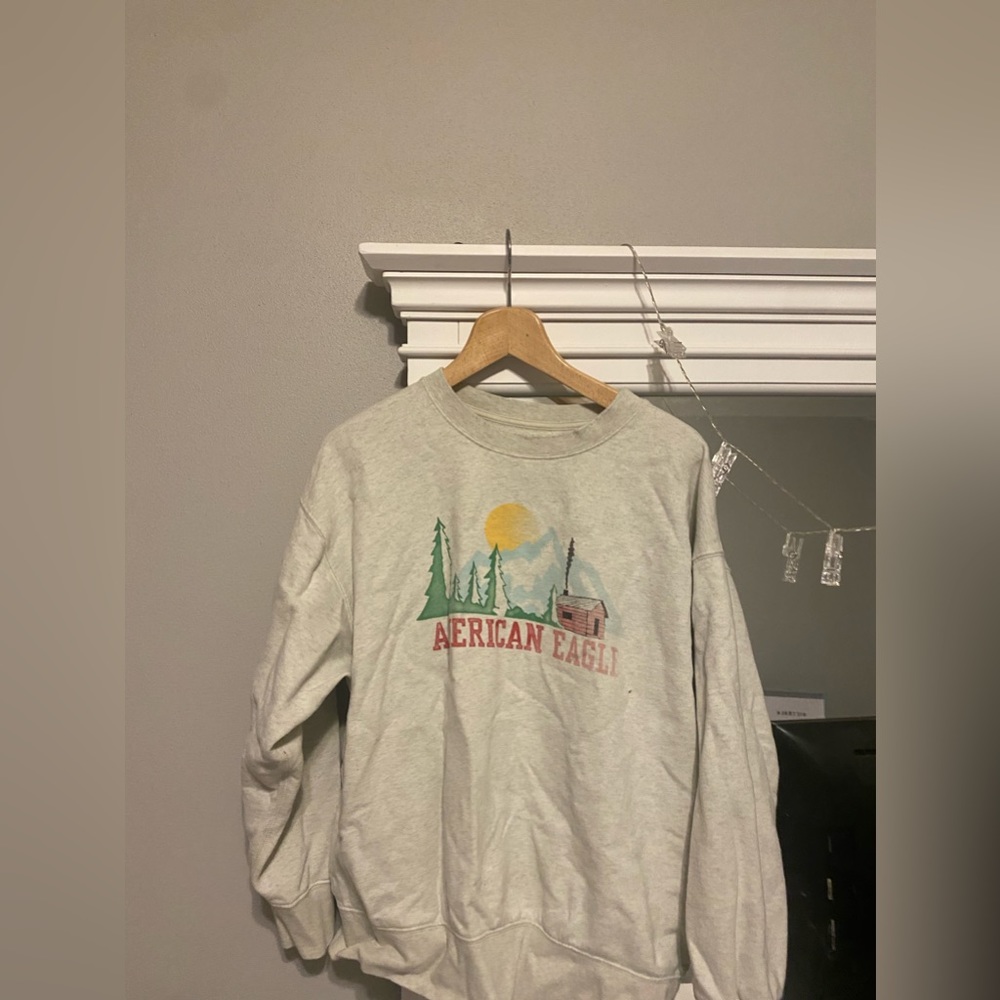 American eagle crew!! $25 only worn 3 times! Great condition! Size M